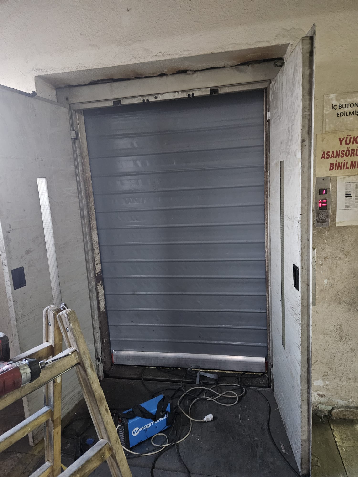 Asansör Kabin İçi Hızlı PVC Sarmal Branda Kapı