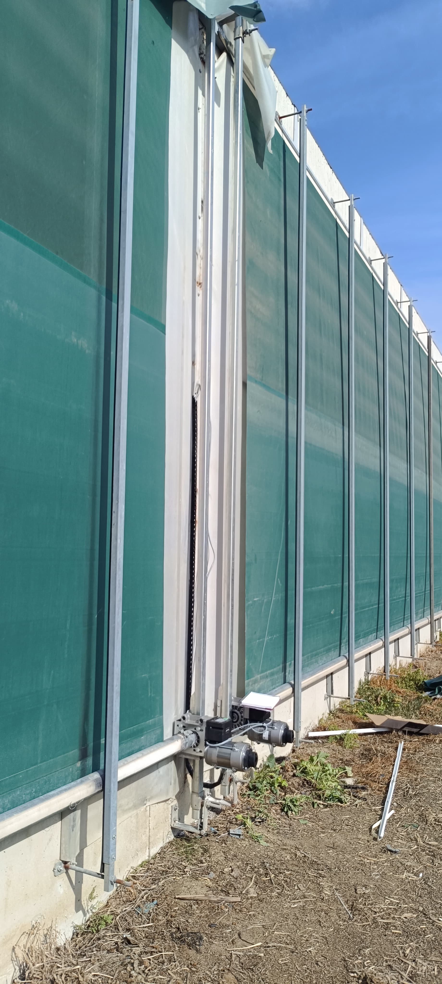 Padog Hayvan Çiftliği Otomatik Branda Perde Sistemleri