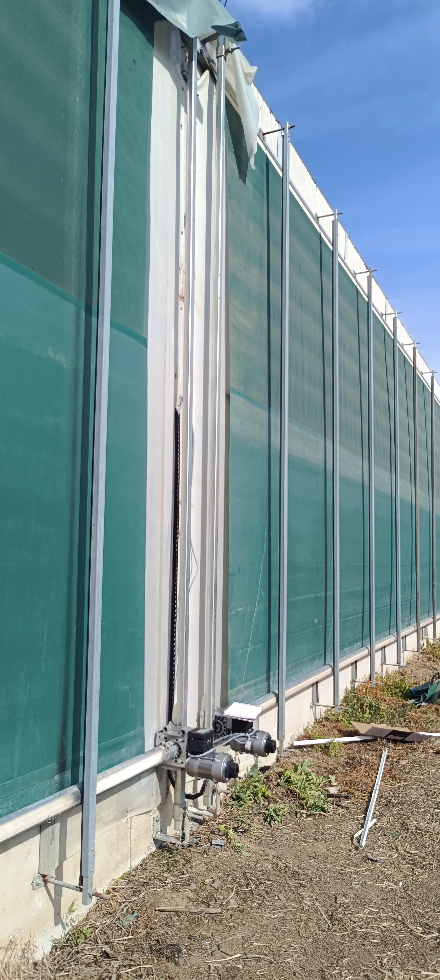 Padog Hayvan Çiftliği Otomatik Branda Perde Sistemleri