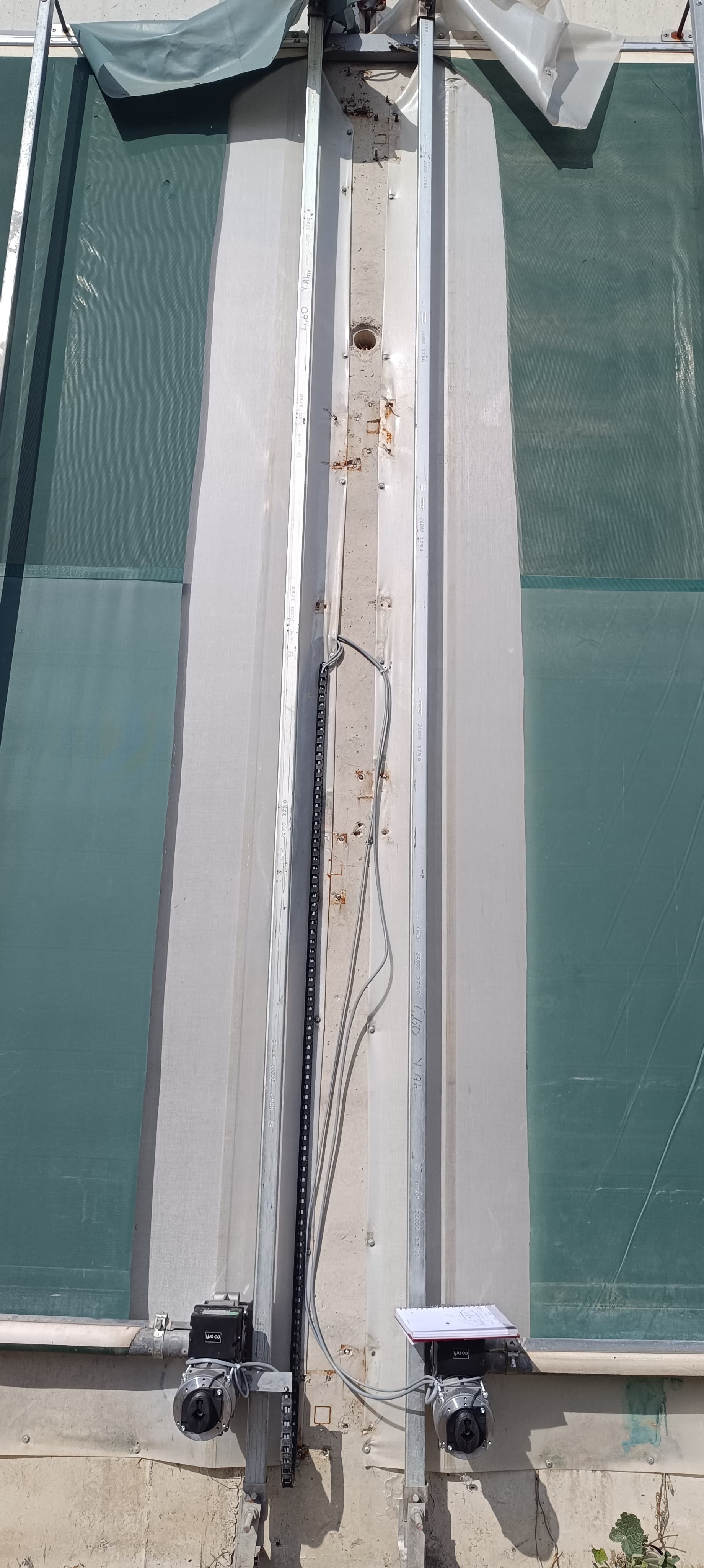 Padog Hayvan Çiftliği Otomatik Branda Perde Sistemleri