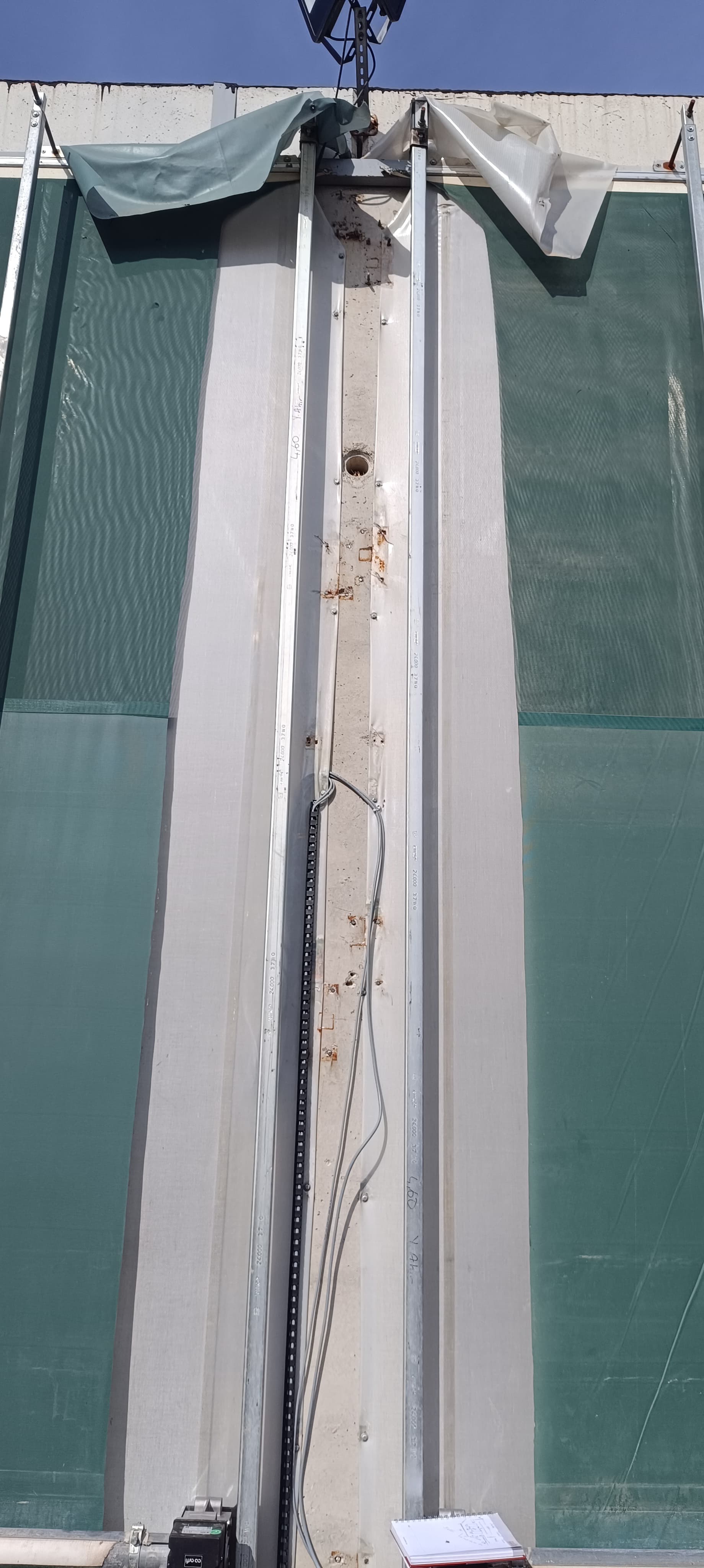 Padog Hayvan Çiftliği Otomatik Branda Perde Sistemleri