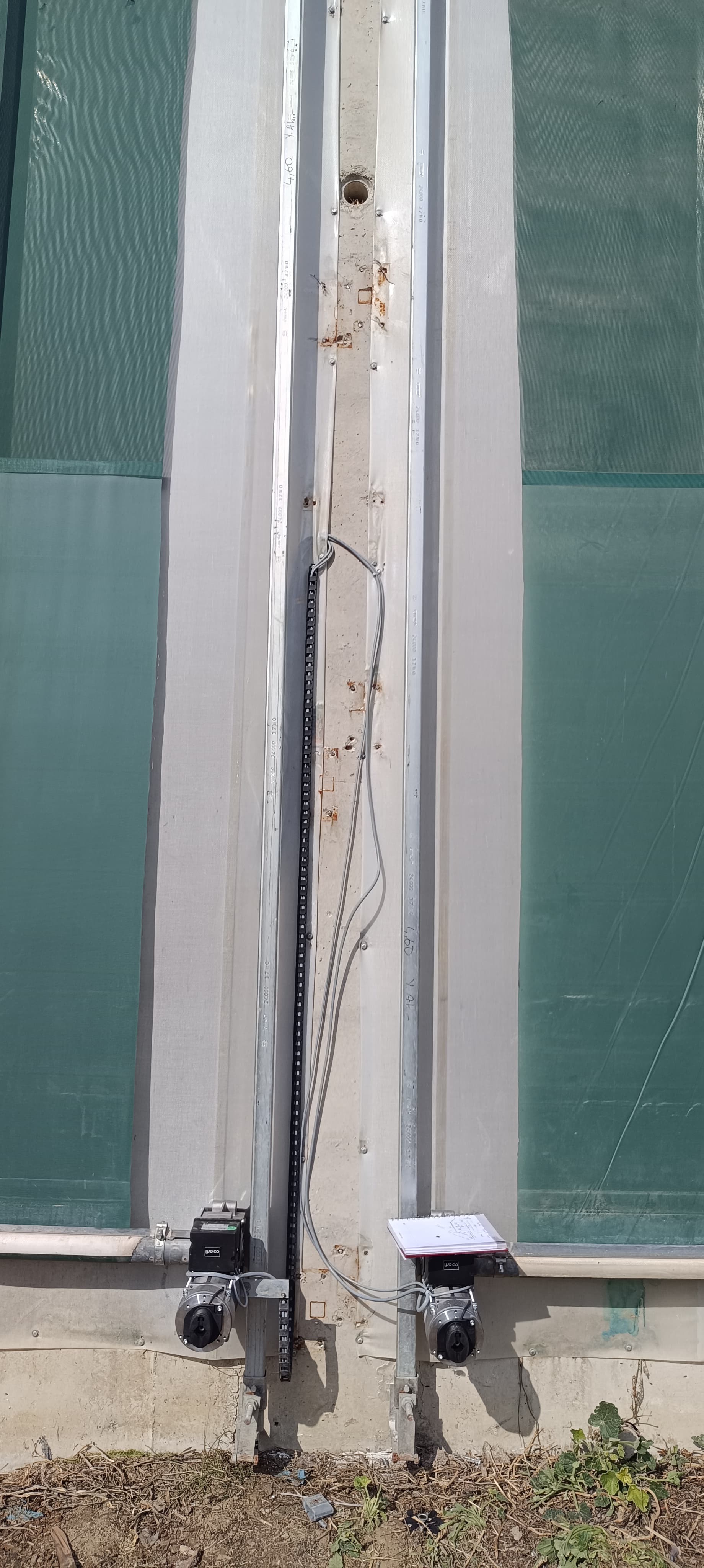 Padog Hayvan Çiftliği Otomatik Branda Perde Sistemleri